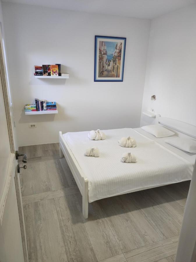 Luxury Apartment Alba With Pool Kanfanar Eksteriør billede